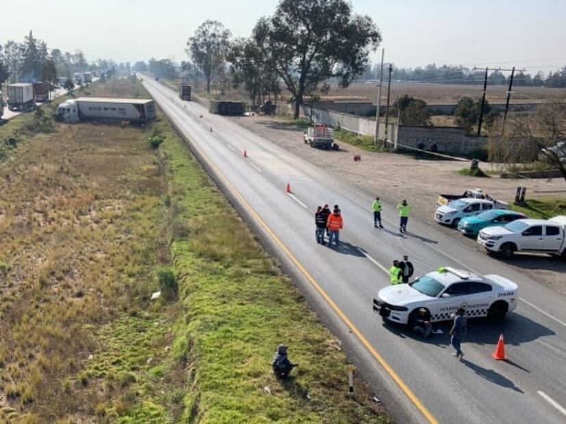 Choque entre camiones deja dos lesionados sobre la carretera panamericana Atlacomulco-Ixtlahuaca