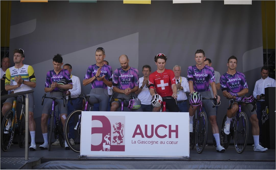 Muere el ciclista italiano Samuele Privitera y fue homenajeado en otras competencias. FOTO: EFE