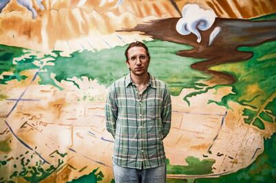 Lawrence Abu Hamdan, el artista que busca el significado político en ruidos como: "Se compran colchones, tambores, refrigeradores..."