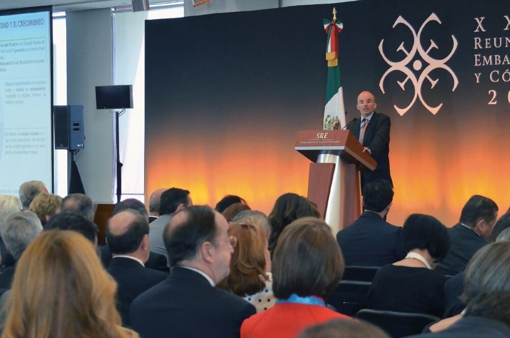 El secretario de Hacienda, José Antonio González Anaya, durante su participación en la 29 Reunión Anual de Embajadores y Cónsules (CORTESÍA)