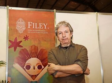 "Lectura y escritura son dos cosas muy distintas": David Toscana