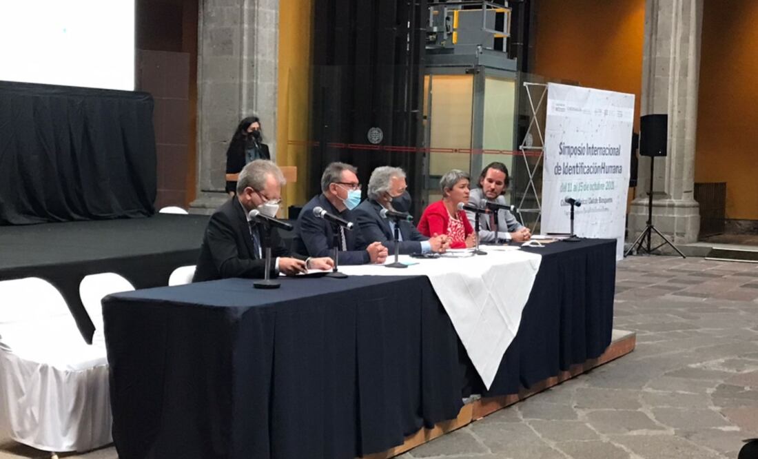 Encinas acudió a la inauguración del Simposio Internacional de Identificación Humana. Foto: Twitter @FED_GIZMX