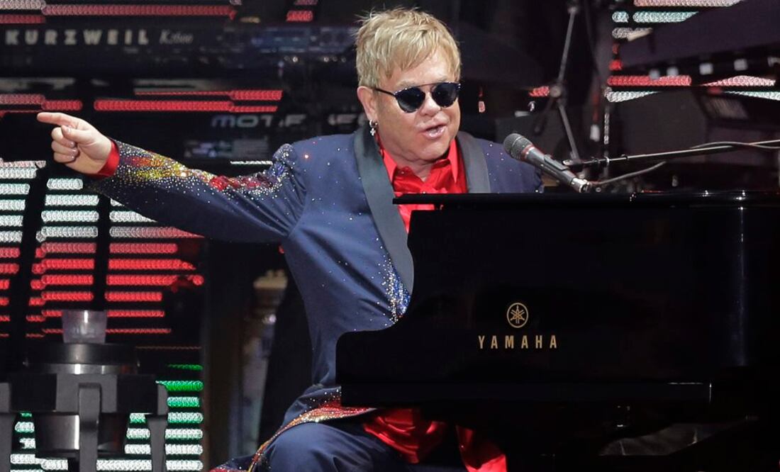 Elton John en acción. FOTO: Archivo