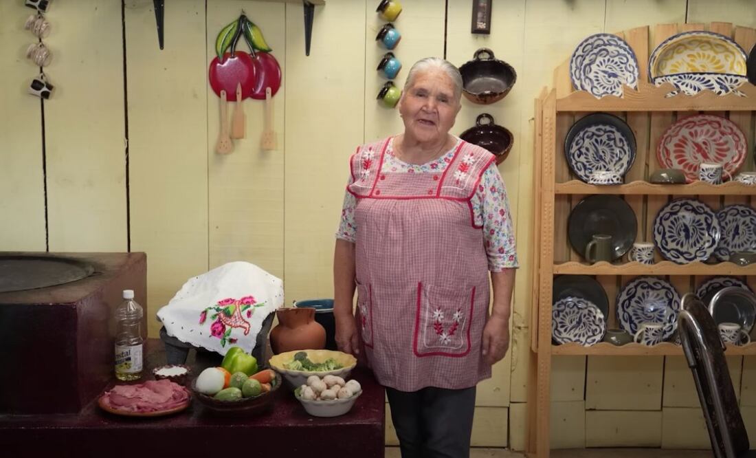 Doña Ángela es la abuelita que ha cautivado a millones de personas a través de su canal de YouTube. Imagen de Youtube: De mi Rancho a Tu Cocina