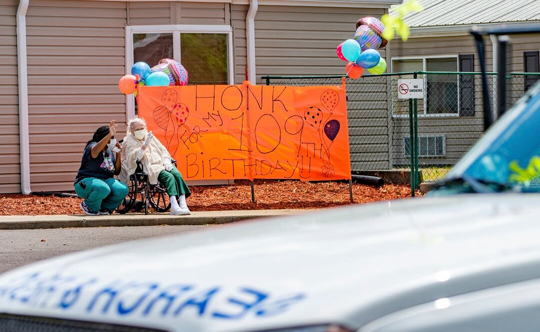 “Fue grandioso”, dijo Harrington a los empleados después del desfile. “Realmente no me merecía eso” (Foto: AP)