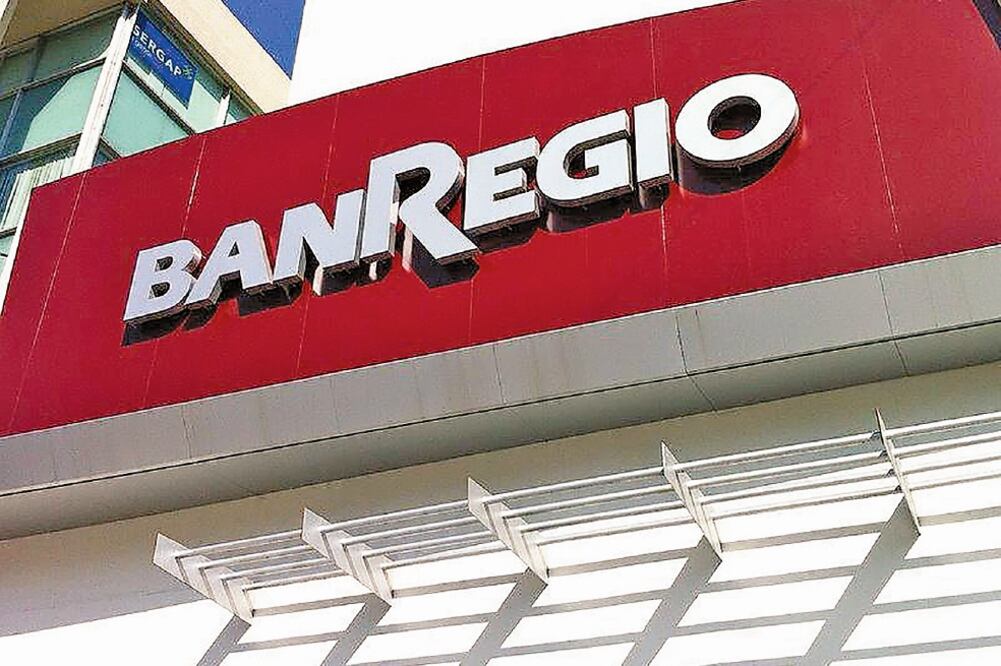 Los créditos otorgados por bancos medianos aumentaron 22% durante el año pasado, de acuerdo con Fitch (ARCHIVO. EL UNIVERSAL)