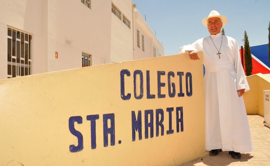 El padre Aristeo Baca fue detenido el fin de semana; católicos expresan su apoyo con vigilia y oraciones (Foto: Cortesía)
