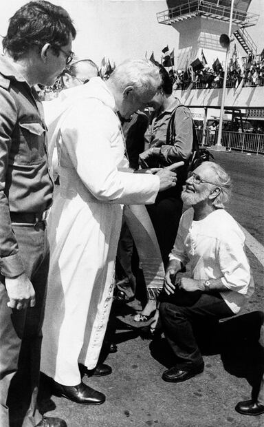 Papa Francisco absuelve al poeta Ernesto Cardenal de censuras canónicas