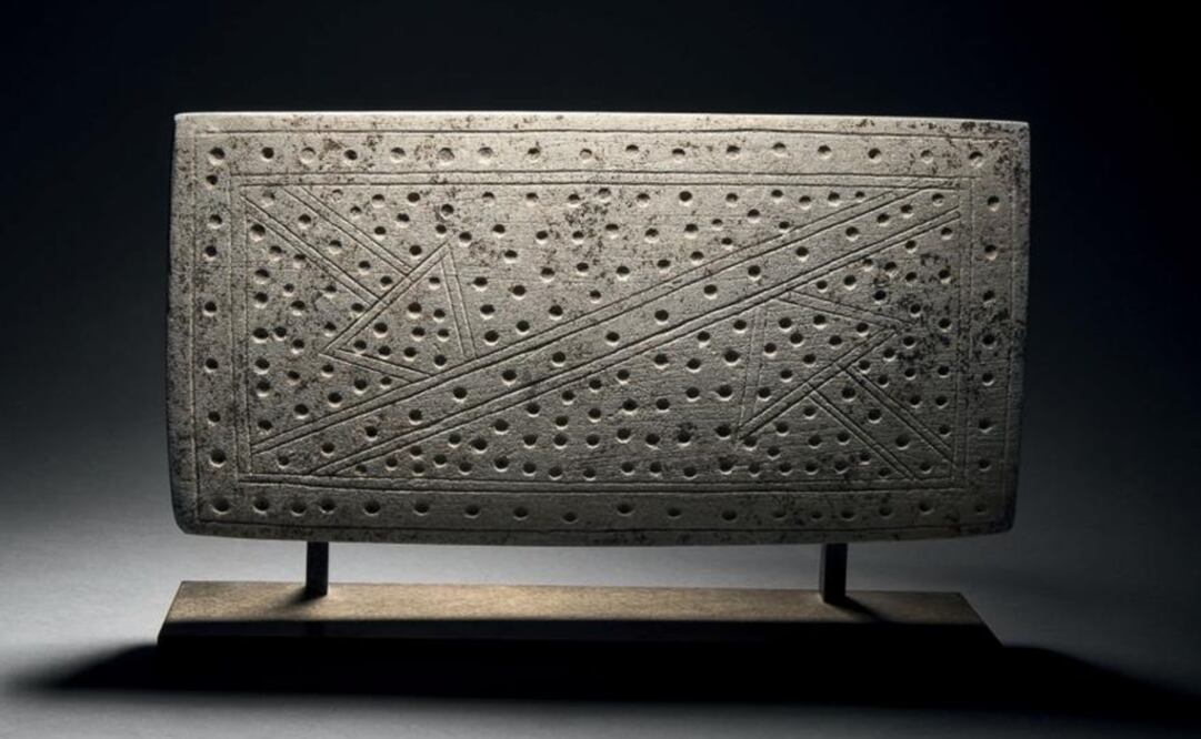 Placa ceremonial de la Cultura Valdivia. Foto: binocheetgiquello.com