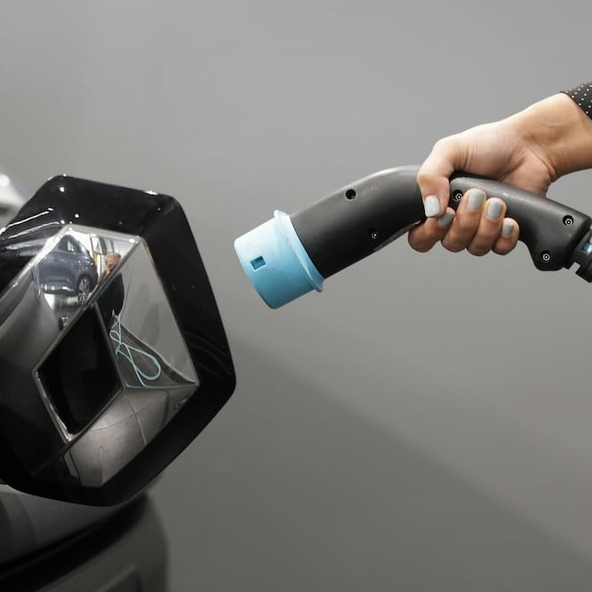 Crean batería para autos eléctricos que se carga por completo en 10 minutos