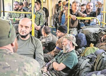 Tropas ucranianas se rinden tras meses de guerra en Mariupol; son declarados prisioneros de guerra