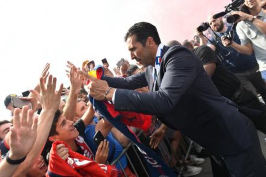 Espectacular recibimiento a Buffon en París