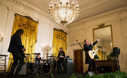 Maná promueve voto latino al grito de ¡Viva México!