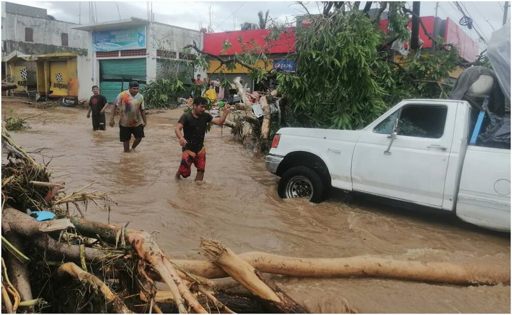 Destrucción de Huracán Otis en Acapulco. Foto: @Corasoun