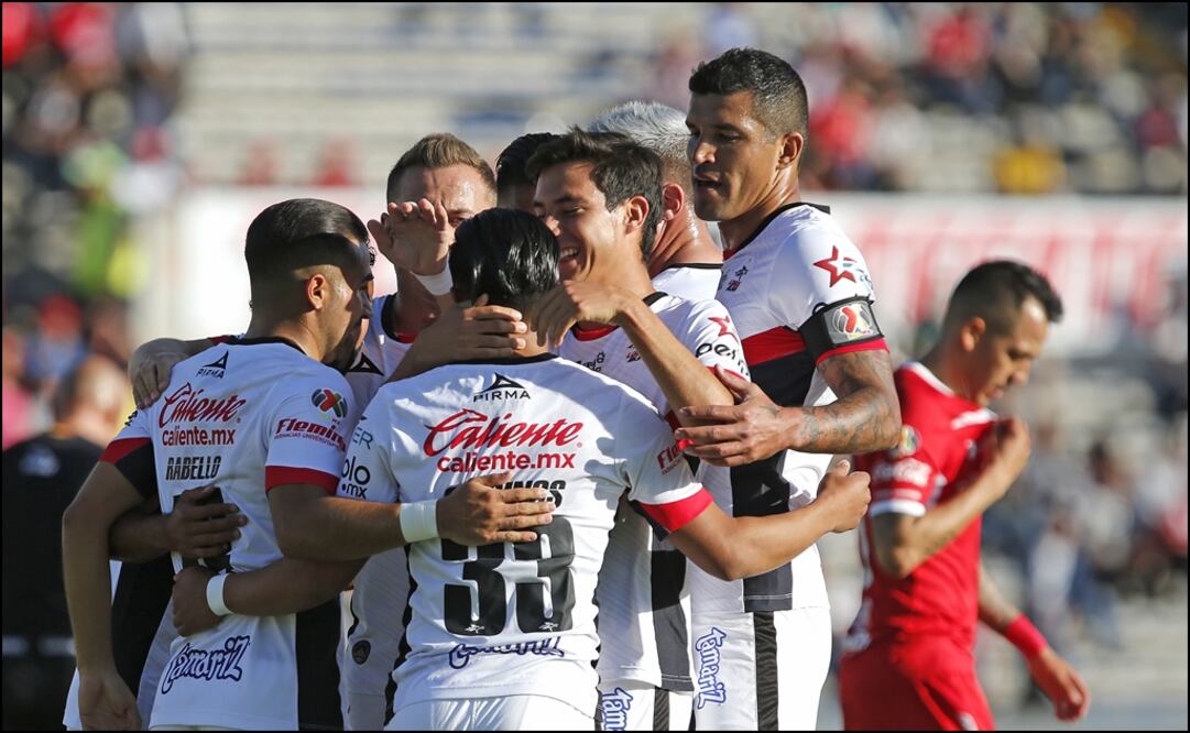 Lobos BUAP festeja un gol contra los Diablos - Imago7