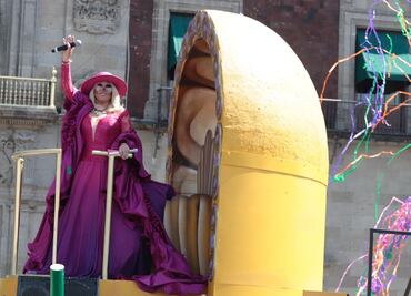 Cempasúchil, calaveras y playback en el desfile