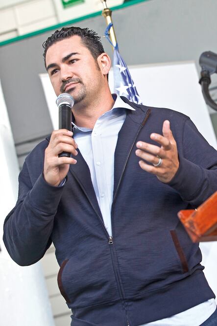 Adrián González pasará la Navidad con sus padres y su suegra (ARCHIVO. EL UNIVERSAL)