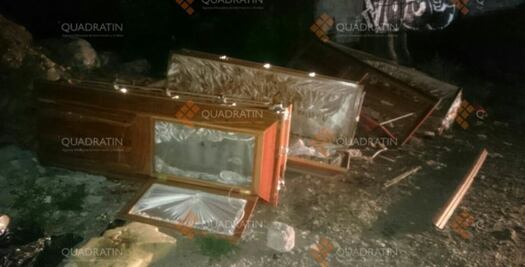 Abandonan ataúdes en la vía pública en Querétaro