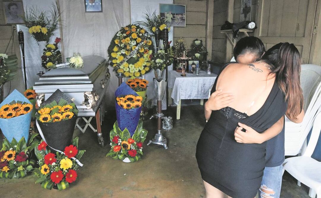 Familiares de Leonel Gómez Zepeda comentaron que salió de su comunidad el 6 de diciembre con un primo, quien tiene heridas graves tras el accidente. Foto: María de Jesús Peters/ EL UNIVERSAL.