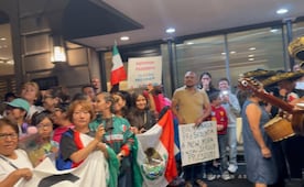 Sheinbaum aterriza en Nueva York para acudir a la final del Mundial; mexicanos la esperan en su hotel
