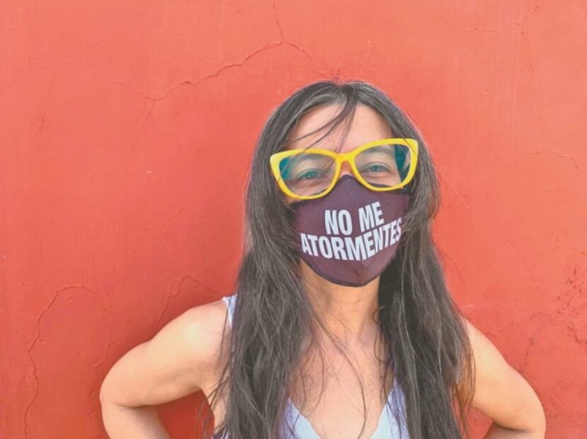 "Las mujeres hemos podido resistir y estamos de pie": Regina José Galindo