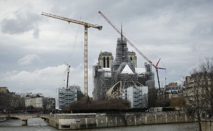 Retiran andamios de la Catedral de Notre Dame; nueva aguja ya es visible, pero ¿cuándo reabrirá?