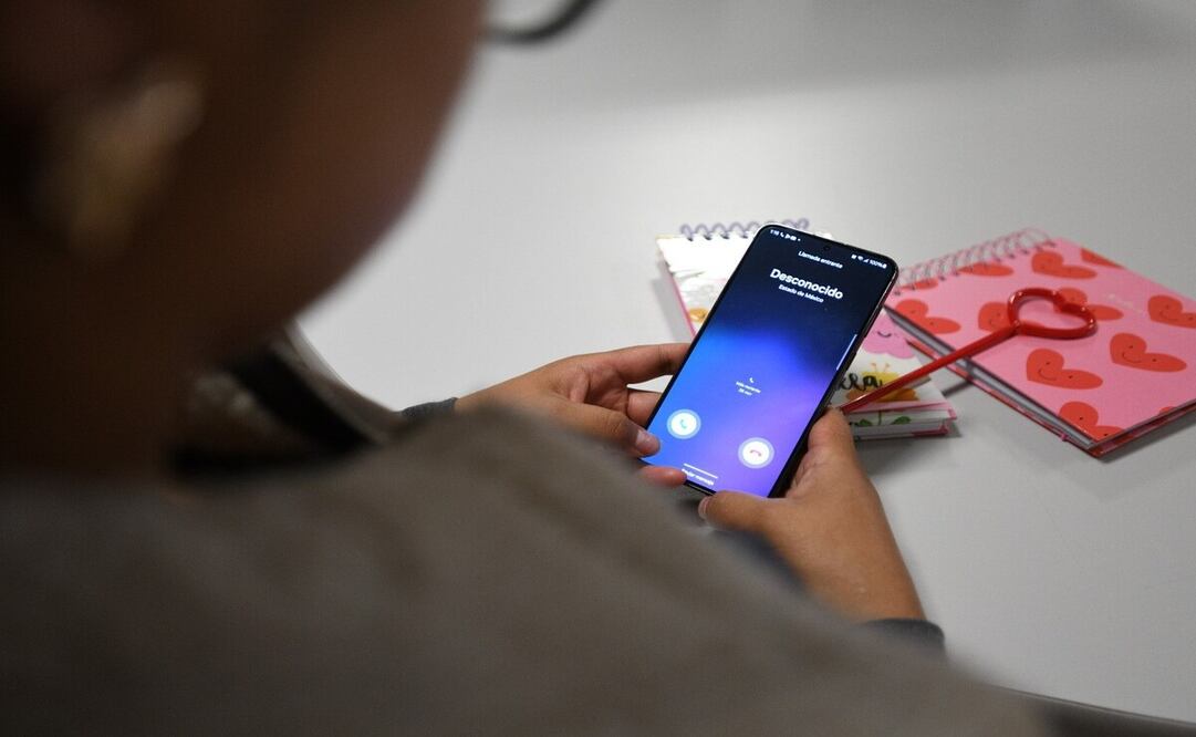 La nueva modalidad de hackeo se lleva a cabo mediante engaños por llamada o mensaje. Foto: Alejandro Vargas