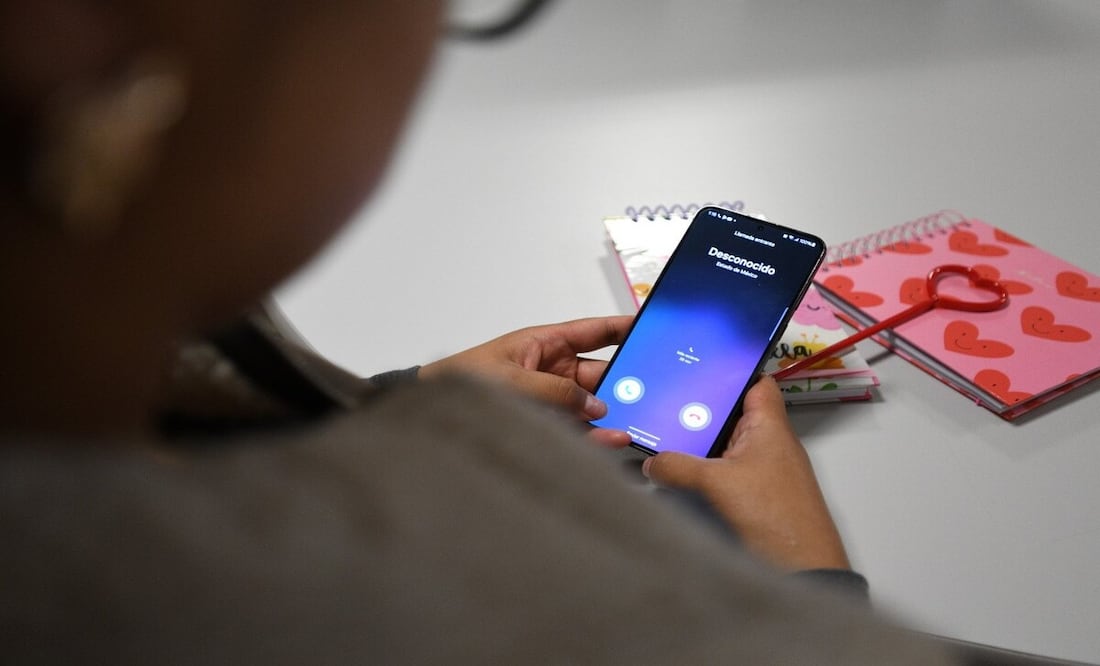 La nueva modalidad de hackeo se lleva a cabo mediante engaños por llamada o mensaje. Foto: Alejandro Vargas
