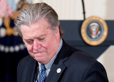 Trump agradece a Bannon sus servicios tras sacarlo de la Casa Blanca