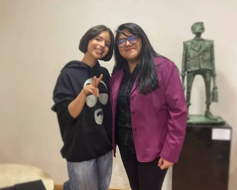 Ángela Aguilar presume tatuaje que una fan se hizo en su honor 