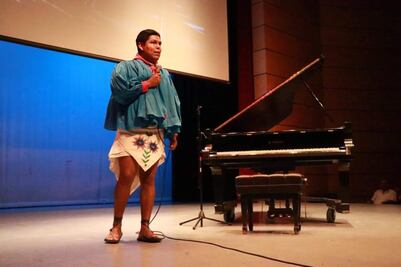 Romeyno Gutiérrez, primer pianista rarámuri, se presenta en el MUNAL