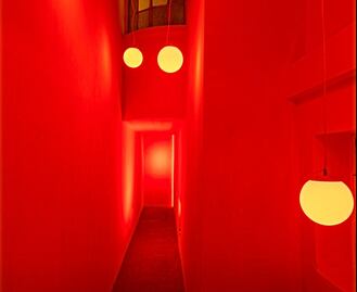 Maison Diez Company, experiencia de luz a través de instalaciones