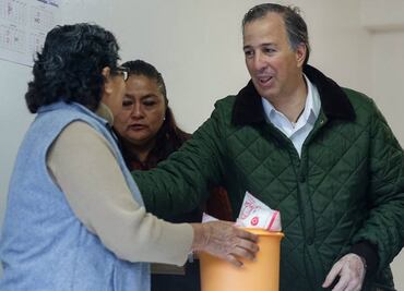 Al 100%, abasto de leche pese a conflicto magisterial: Meade