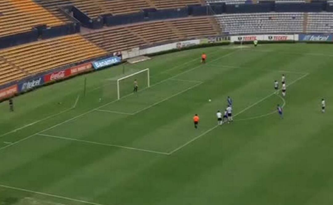 Sóbis cobra un penal. Tomada de: TigresOficial