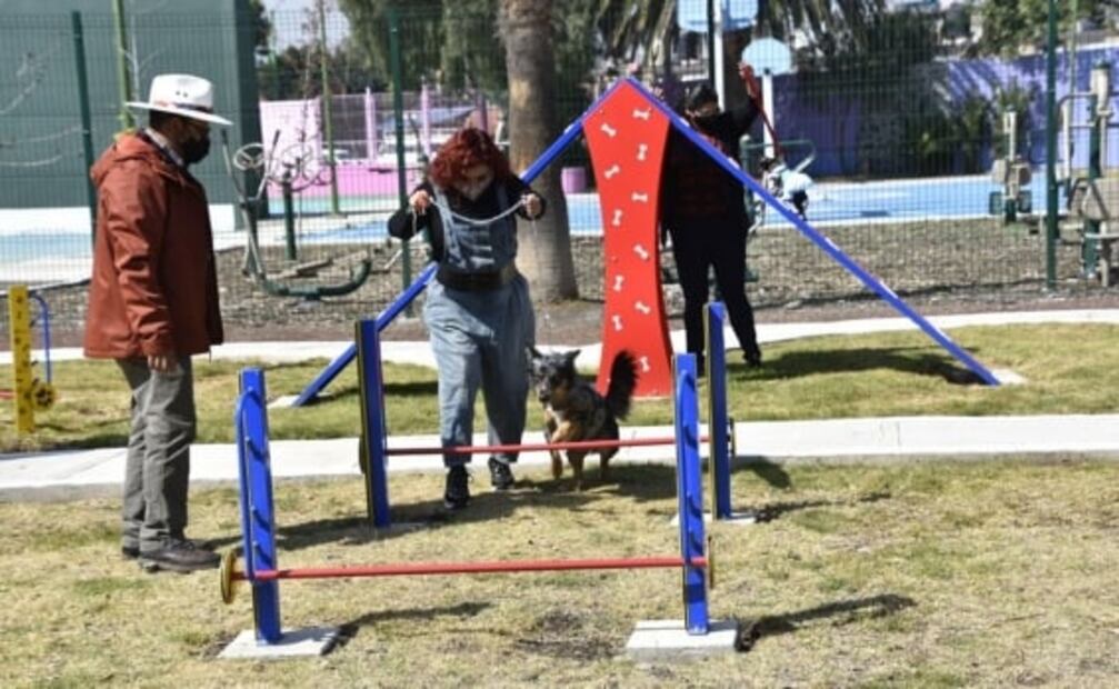 Inaugura Clara Brugada primer parque para perros en Iztapalapa