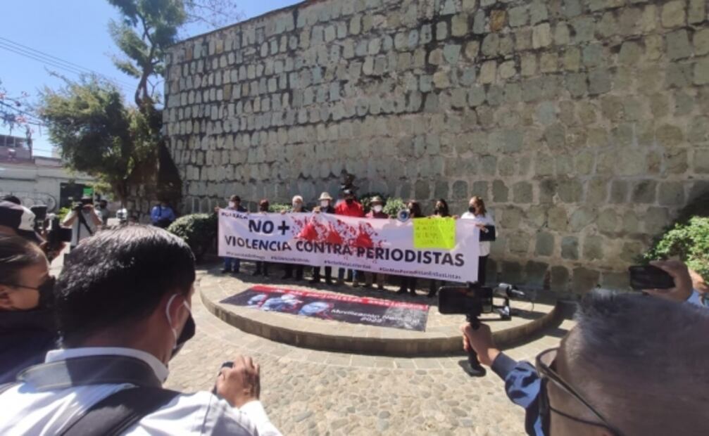 Periodistas se manifiestan en Segob; minuto a minuto de las protestas en todo el país