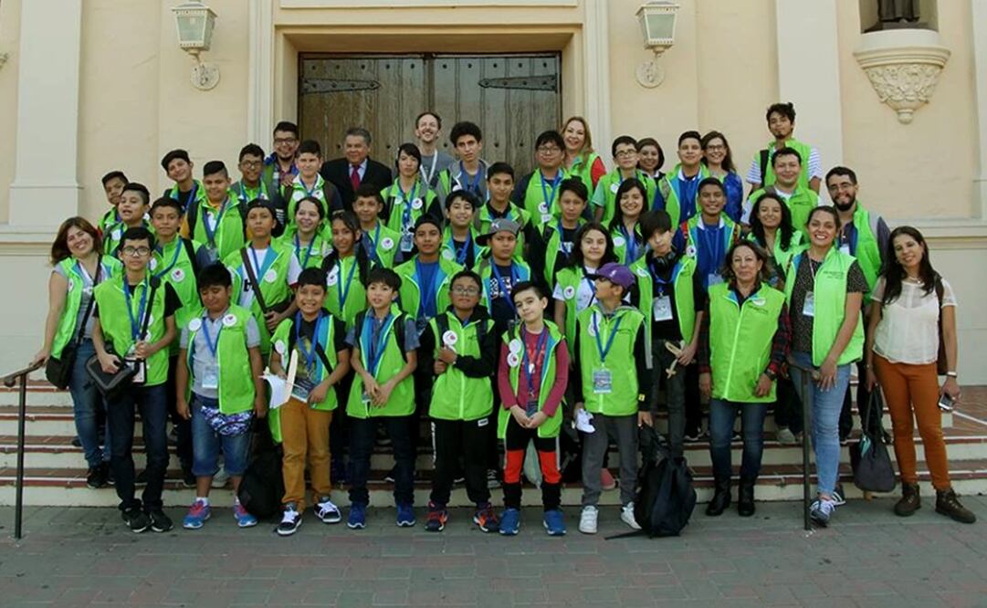 During their stay in these companies, the children worked as a team to develop a project with social impact - Photo: Taken from RobotiX's official Facebook Page