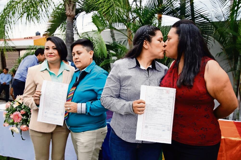 Legisladores del PRD señalan que la Secretaría de Gobernación debe intervenir para acotar y decirle a todas las iglesias que hay un Estado de derecho que es laico, y apoyan la iniciativa que avala los matrimonios homosexuales (ARCHIVO EL UNIVERSAL)