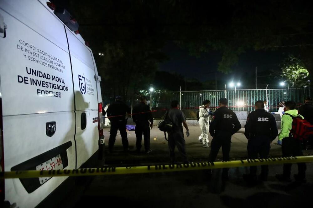 Una estudiante del Bachilleres 2 fue agredida con un petardo a las afueras del plantel ubicado sobre la Av 100 metros, casi a la entrada del metro Politécnico, Foto: Valente Rosas
