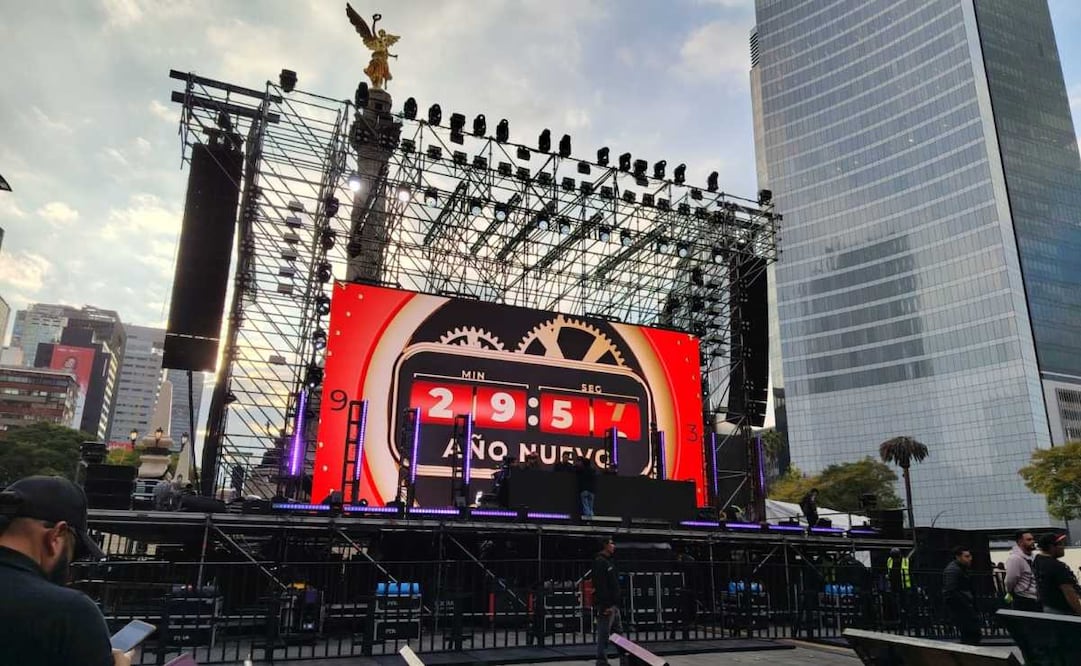 Familias se preparan para asistir al festejo de fin de año en Paseo de la Reforma (30/12/2025). Foto: Fabián Evaristo / EL UNIVERSAL
