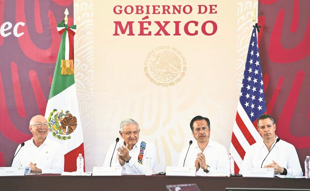El embajador de Estados Unidos en México, Ken Salazar (primero de izq. a der.), recordó que aunque históricamente ha habido diferencias entre ambos países, su relación siempre se ha dado con respeto a la soberanía. Foto: PATRICIA MORALES/ EL UNIVERSAL