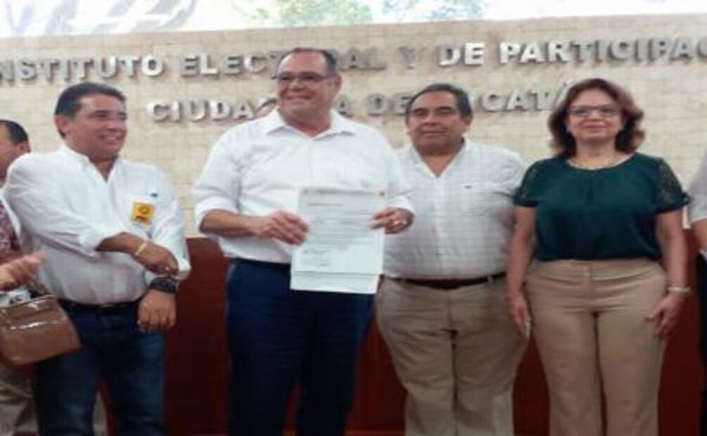 PRD registra a Jorge Zavala Castro como su candidato a gobernador de Yucatán