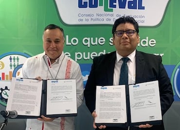 Coneval y Conasami firman convenio para monitorear indicadores de pobreza