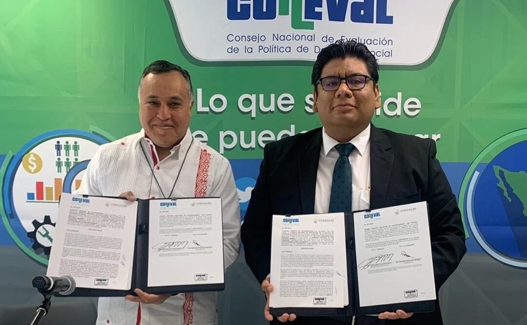 Presidente de la Conasami, Andrés Peñaloza Méndez y el secretario ejecutivo de Coneval, José Nabor Cruz / Cortesía