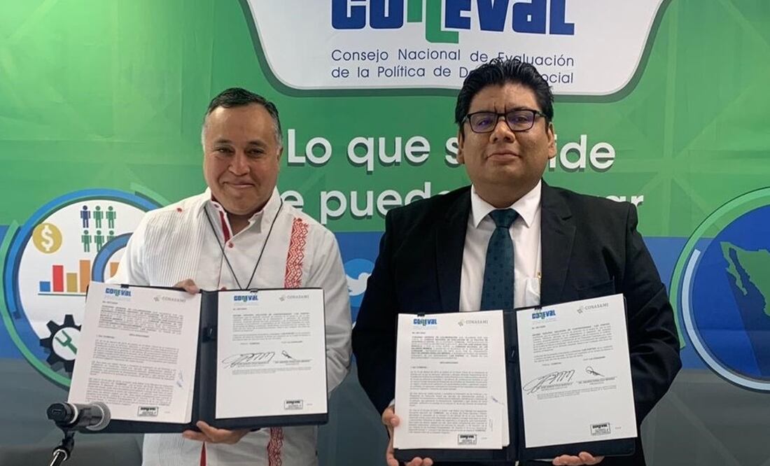 Presidente de la Conasami, Andrés Peñaloza Méndez y el secretario ejecutivo de Coneval, José Nabor Cruz / Cortesía