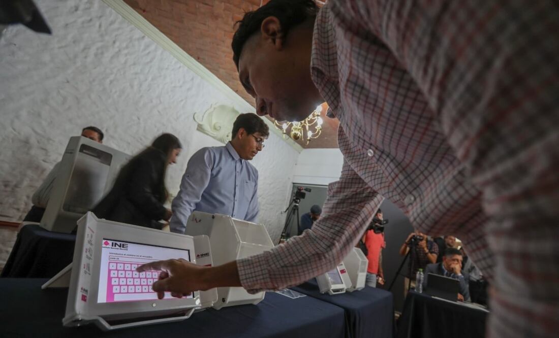 Son un total de 164 urnas electrónicas repartidas en las cabeceras de 19 municipios mexiquense. Foto: Jorge Alvarado. EL UNIVERSAL