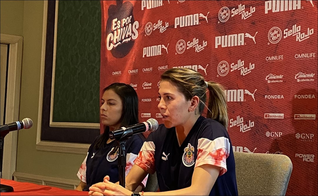 Licha Cervantes y Jaqueline Rodríguez en conferencia de prensa / Foto: Chivas Femenil