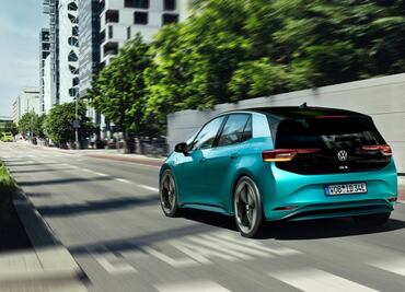 Volkswagen trabaja en cargadores inalámbricos para sus autos