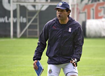 José Cardozo comienza a mover fichas en Chivas