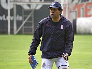 José Cardozo comienza a mover fichas en Chivas